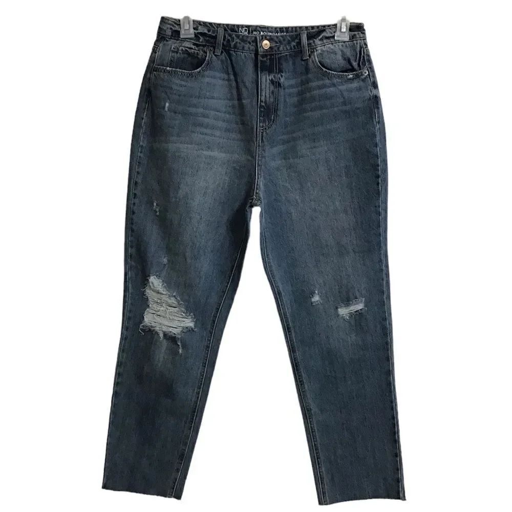 NO BOUNDARIES Denim High Rise Straight Leg Distressed Jean New Size 13
